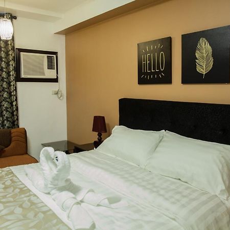 Melbourne Suites Makati City Екстер'єр фото