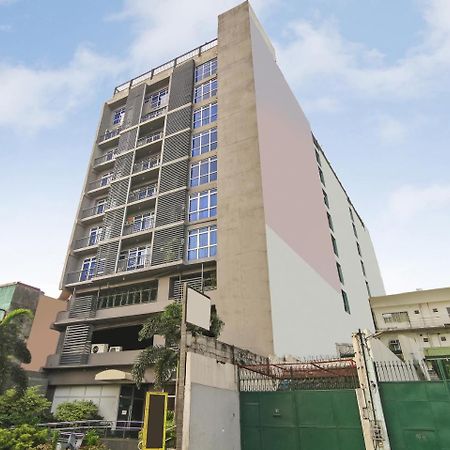 Melbourne Suites Makati City Екстер'єр фото