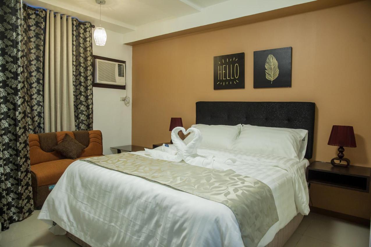 Melbourne Suites Makati City Екстер'єр фото