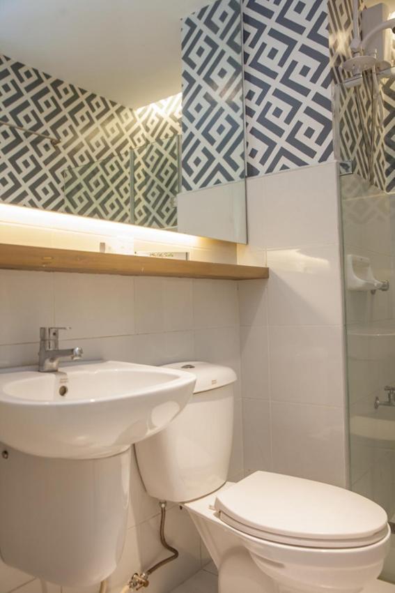 Melbourne Suites Makati City Екстер'єр фото