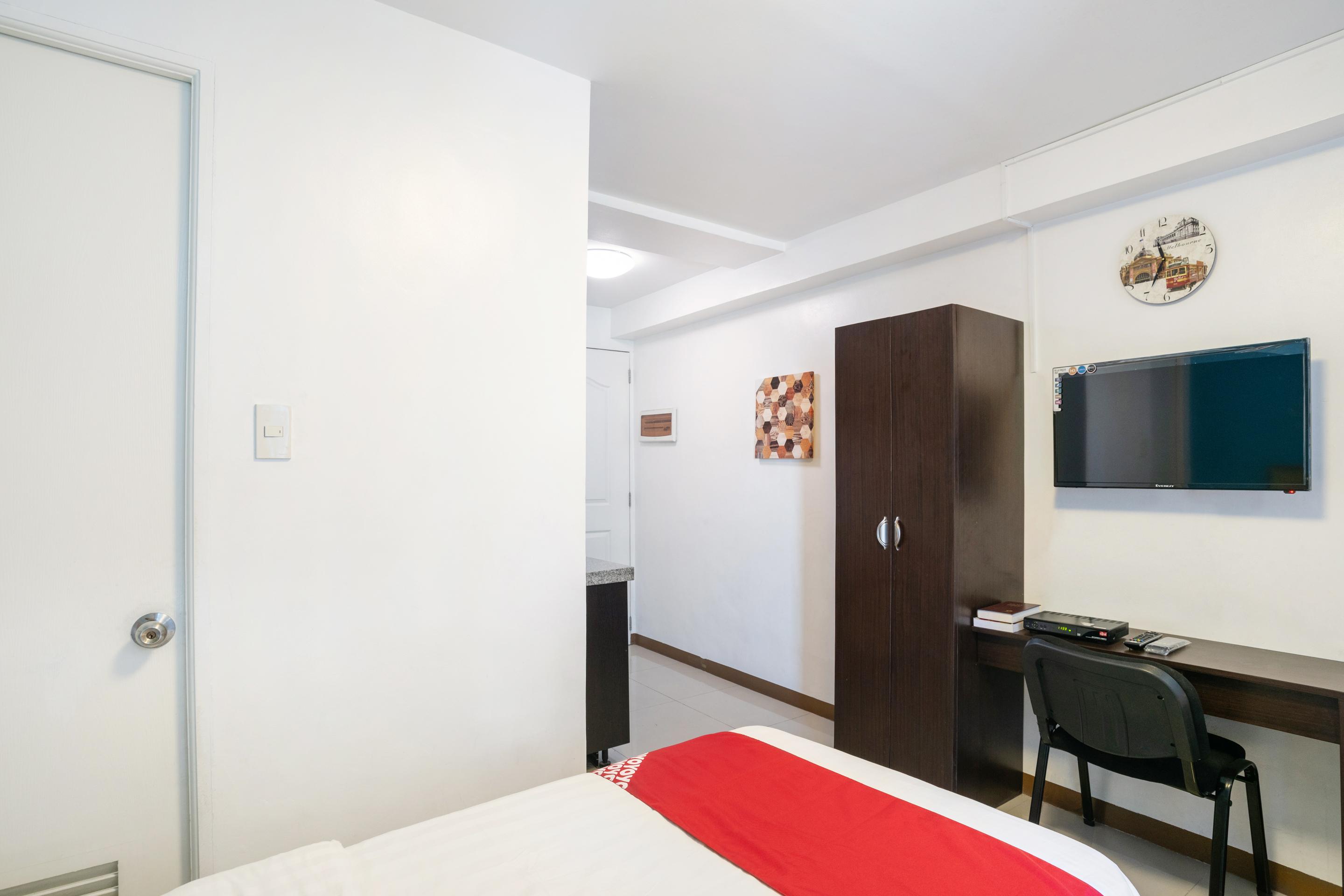 Melbourne Suites Makati City Екстер'єр фото