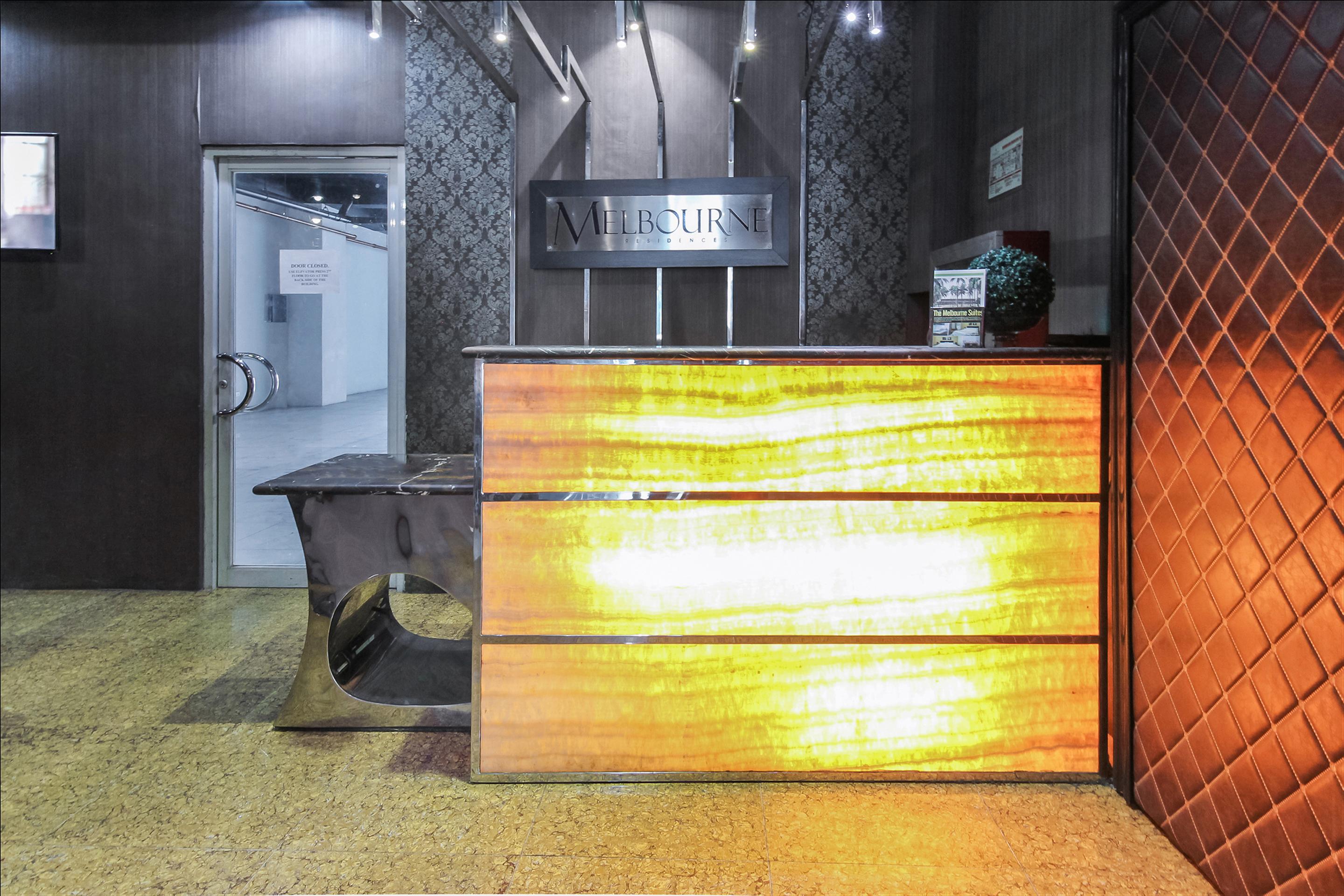 Melbourne Suites Makati City Екстер'єр фото
