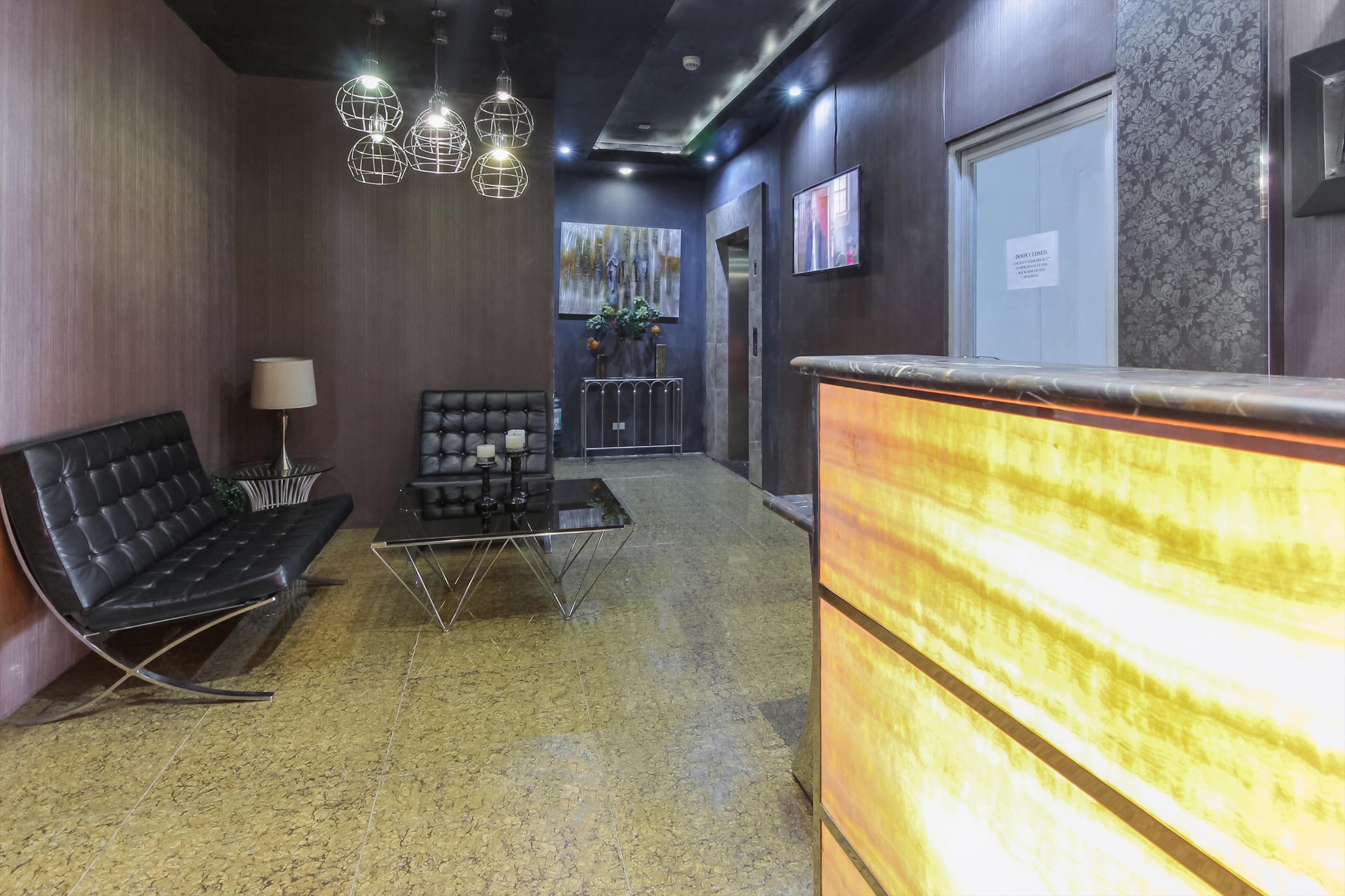 Melbourne Suites Makati City Екстер'єр фото