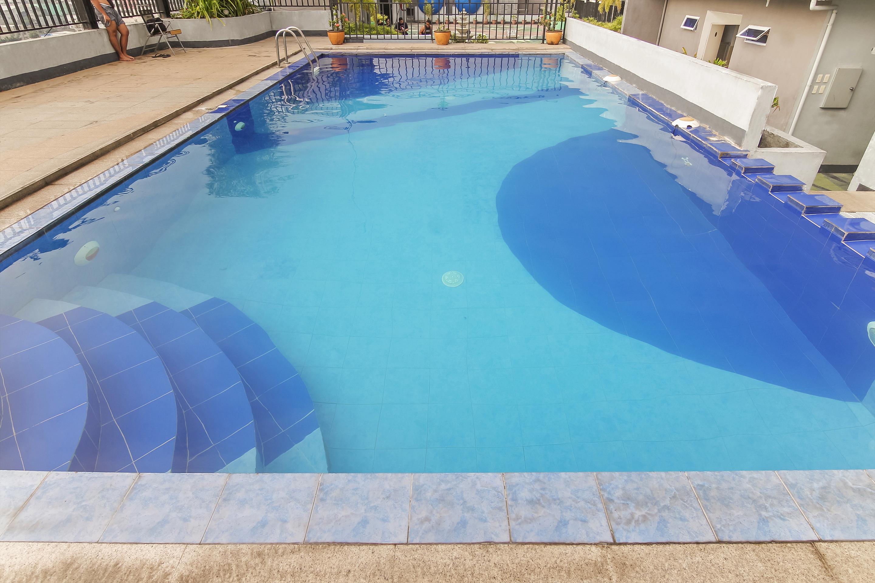 Melbourne Suites Makati City Екстер'єр фото